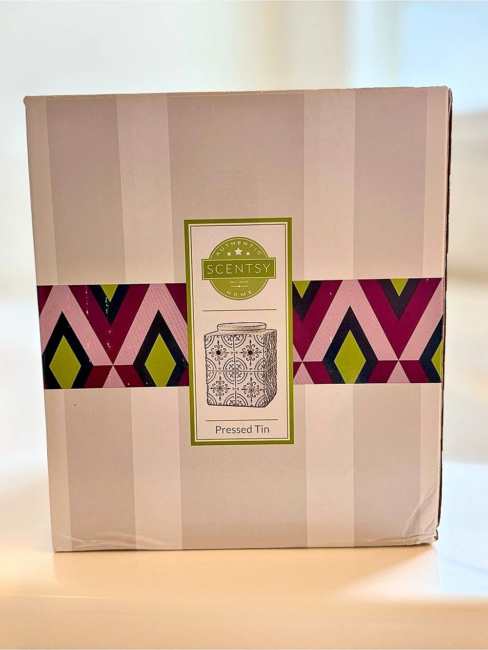 Scentsy Pressed Tin Warmer - Picture 2 of 2